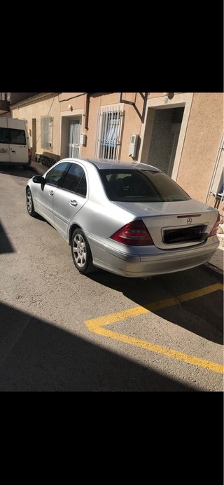 Mercedes-Benz Clase C 2005  acepto cambios tambien