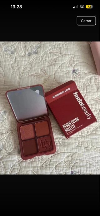 Paleta Huda Beauty Strawberry Latte