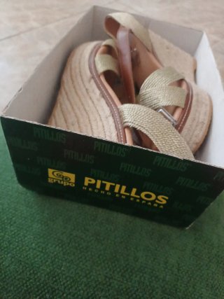 Sandalias Pitillos Beige y Doradas