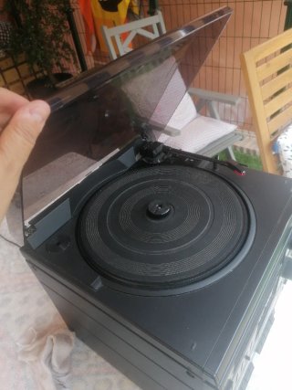 Equipo de música Sanyo Tocadiscos, radio y cintas