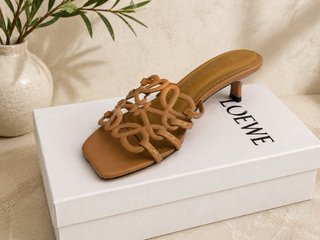 Sandalias Loewe Petal Anagram Piel Marrón