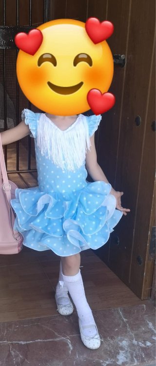 Traje de flamenca azul con lunares