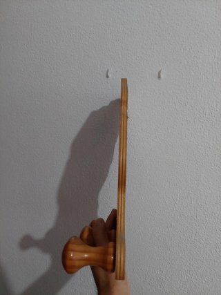 Perchero de madera con diseño de Aladdín