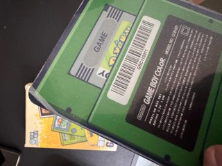 Game Boy Color stile Pokémon con Bulbasaur