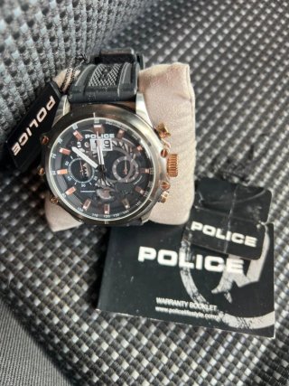 Reloj Police Negro y Dorado