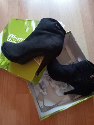 Botines ante negro Xti