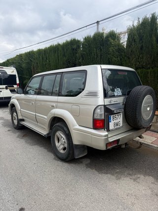 Toyota Land Cruiser 90 2001