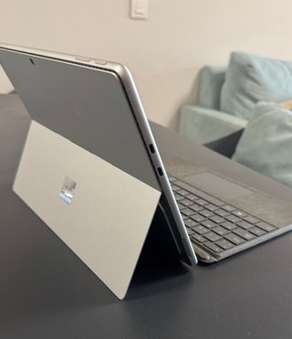 Microsoft Surface Pro 9 + Tastiera