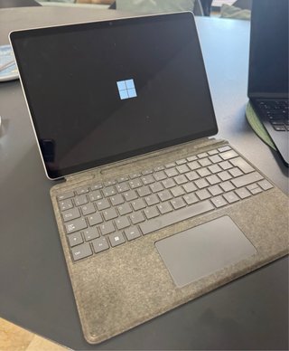 Microsoft Surface Pro 9 + Tastiera