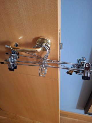 Perchas Ropa y Pantalones (Plástico y Metal)