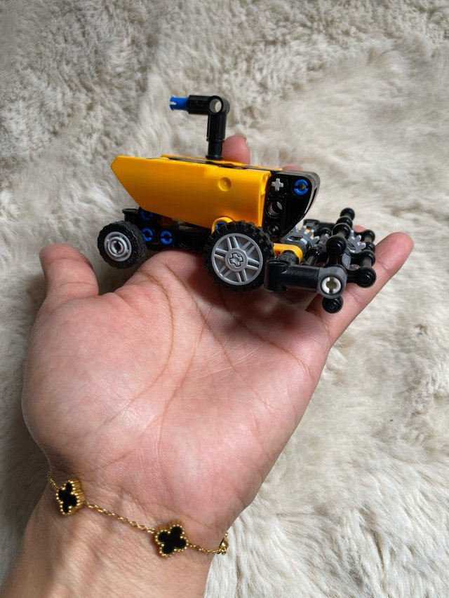 Mini camión LEGO Technic