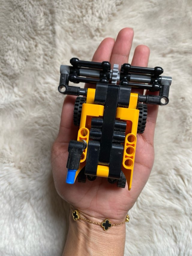 Mini camión LEGO Technic