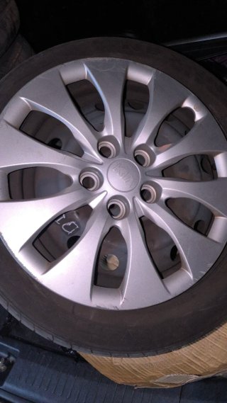Llantas Kia 16 con Neumáticos Semi
