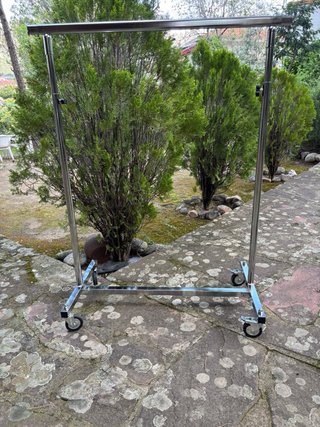 Perchero Metálico Plegable y Regulable