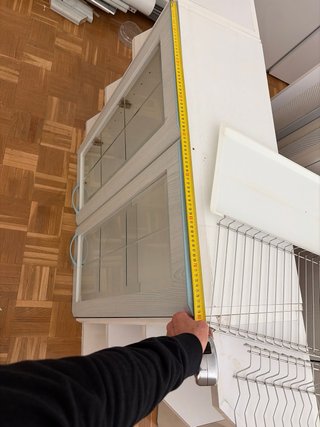 Vitrina y 2 estanterías de cocina