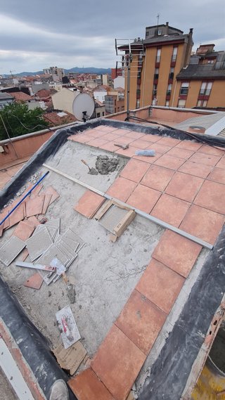 Reformas integrales ( Baños Cosinas Pintura luz..)