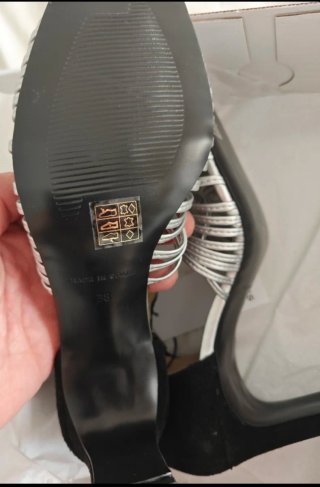 Sandalias tacón Silbon negras y plateadas