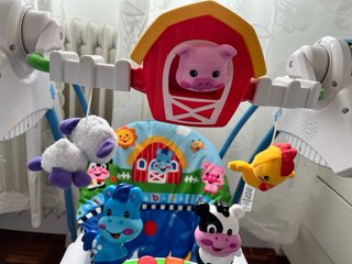 Columpio para bebé con música y luces