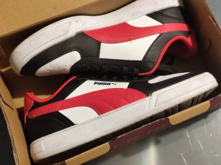Zapatillas Puma Rojas y Negras
