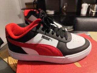 Zapatillas Puma Rojas y Negras