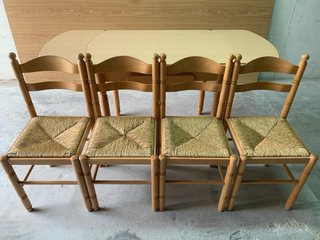 Mesa y 4 sillas de madera