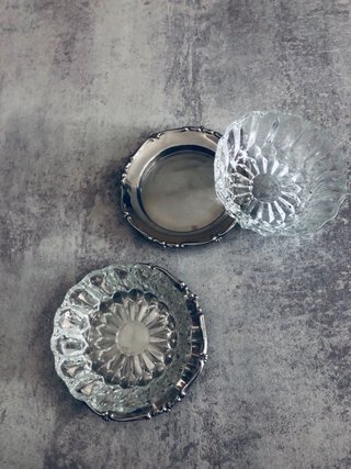 Coppette Vetro Lavorato + Piattino Inox 8pz