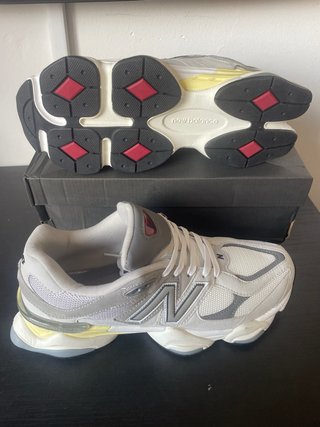 New Balance 9060 Gris/Blanco