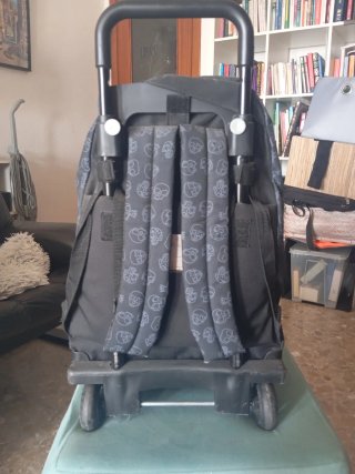 Mochila de ruedas casi nueva