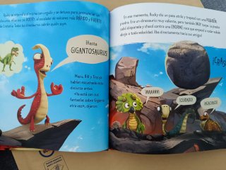 Lote libros Gigantosaurus