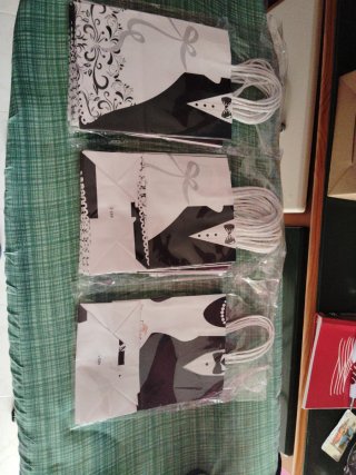 Bolsas de regalo para bodas (traje y vestido)