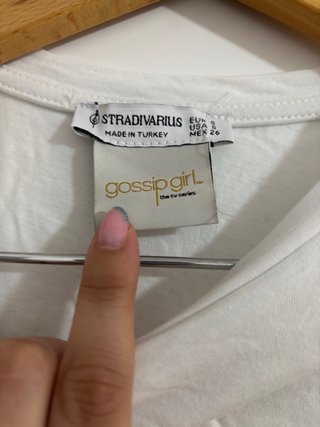Camiseta Blanca Gossip Girl
