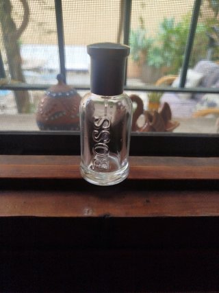 Botella Hugo Boss vacía