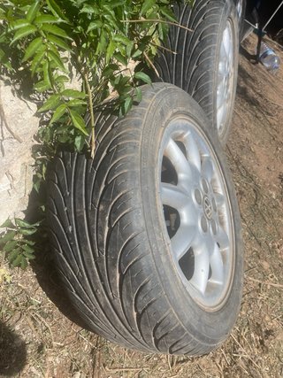 llanta y neumatico Volkswagen Golf