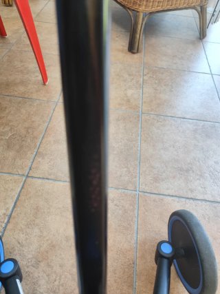 Triciclo evolutivo azul y negro,usado muy poco