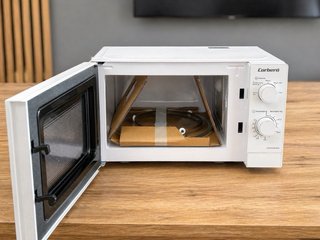 Microondas Corberó 20L 700W — usado 2 veces