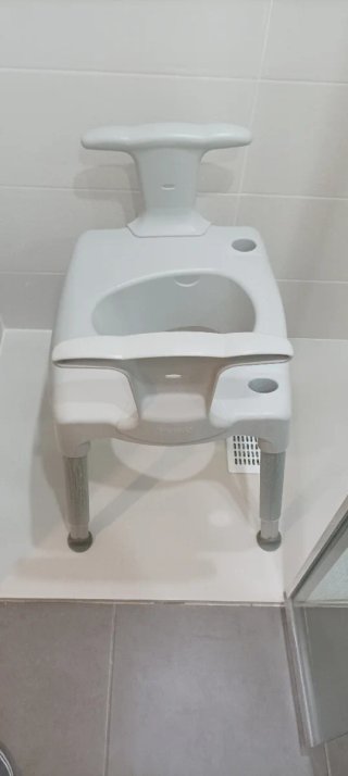 Silla de ducha con asas