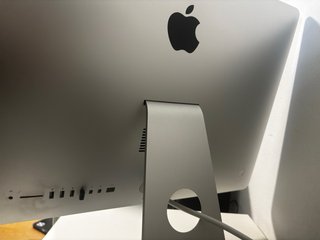 APPLE IMAC 21,5” + RATÓN APPLE + TECLADO. NEGOCIAB