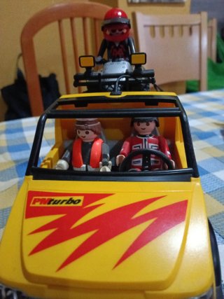 Playmobil Team y Camión Full Speed