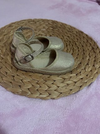 Esparteñas doradas T.23