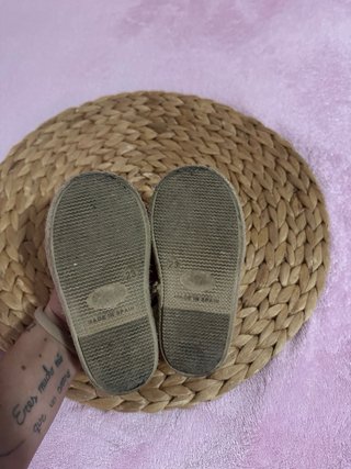 Esparteñas doradas T.23