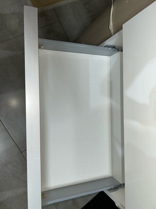 Mueble lavabo y grifo 60 cm