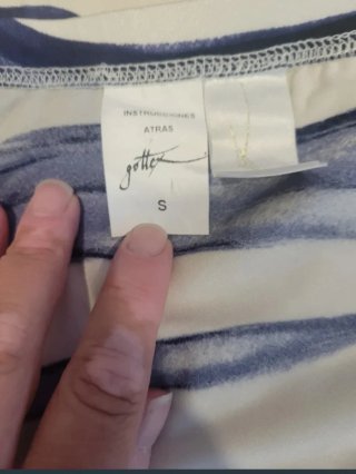 SUPER SEXY Bañador y pareo Gottex azul y blanco