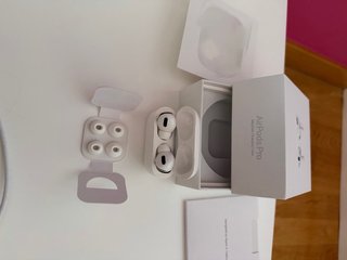 AirPods Pro MagSafe Charging Case