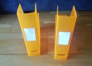 Silla escritorio naranja de plástico y metal
