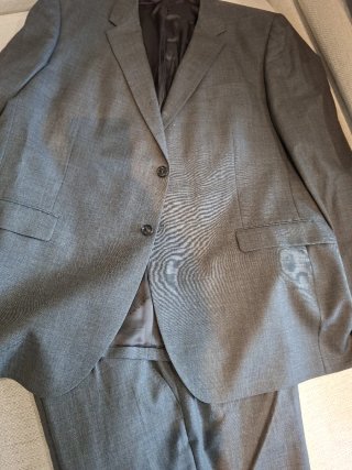 Traje Burberry Gris