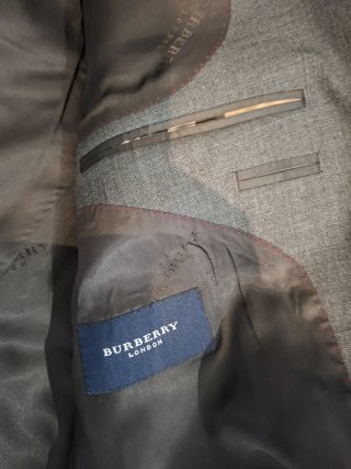 Traje Burberry Gris