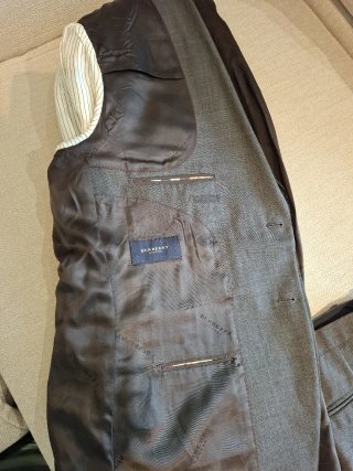 Traje Burberry Gris