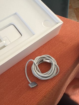 MacBook Air M4 2025 Como Nuevo + Caja