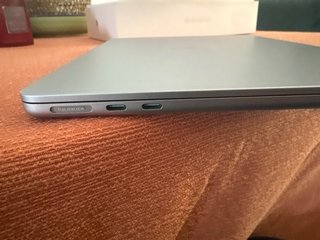 MacBook Air M4 2025 Como Nuevo + Caja