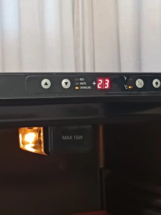 Vinoteca Bosch Negra